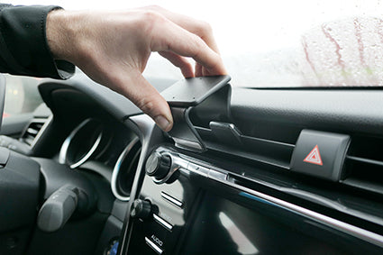 Brodit ProClip 855558 voor Toyota Camry 2019-2021 - montagepositie op dashboard