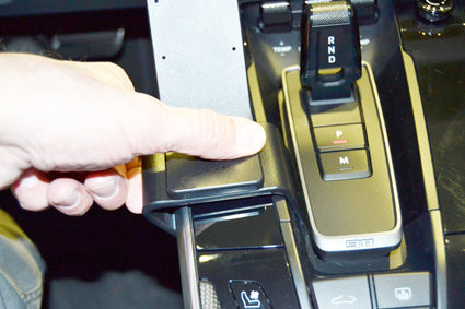 Brodit ProClip 855568 voor Porsche 911 (Type 992) 2020-2026 - ProClip geplaatst in het voertuig