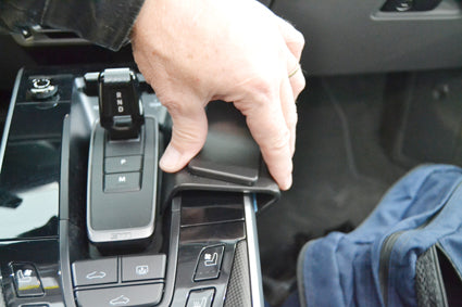 Brodit ProClip 855569 voor Porsche 911 (Type 992) 2020-2026 - ProClip geplaatst in het voertuig
