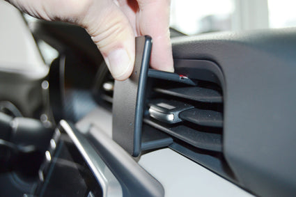 Brodit ProClip 855574 voor Nissan Versa Sedan 2020-2026 - ProClip geplaatst in het voertuig