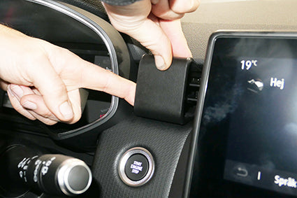 Brodit ProClip 855575 voor Mitsubishi Colt 2023-2026 en Renault Clio V 2020-2026 - ProClip geplaatst in het voertuig
