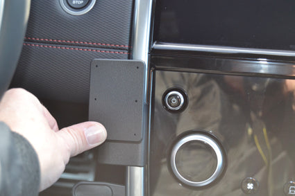 Brodit ProClip 855596 voor Land Rover Discovery Sport 2020-2023 - detail van dashboardmontage