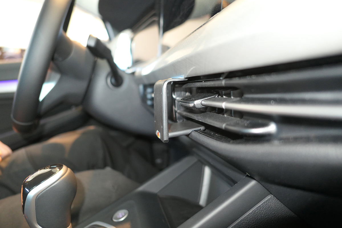 Brodit ProClip 855620 voor Volkswagen Golf VIII 2020-2026 - productfoto zwarte ABS montagebasis