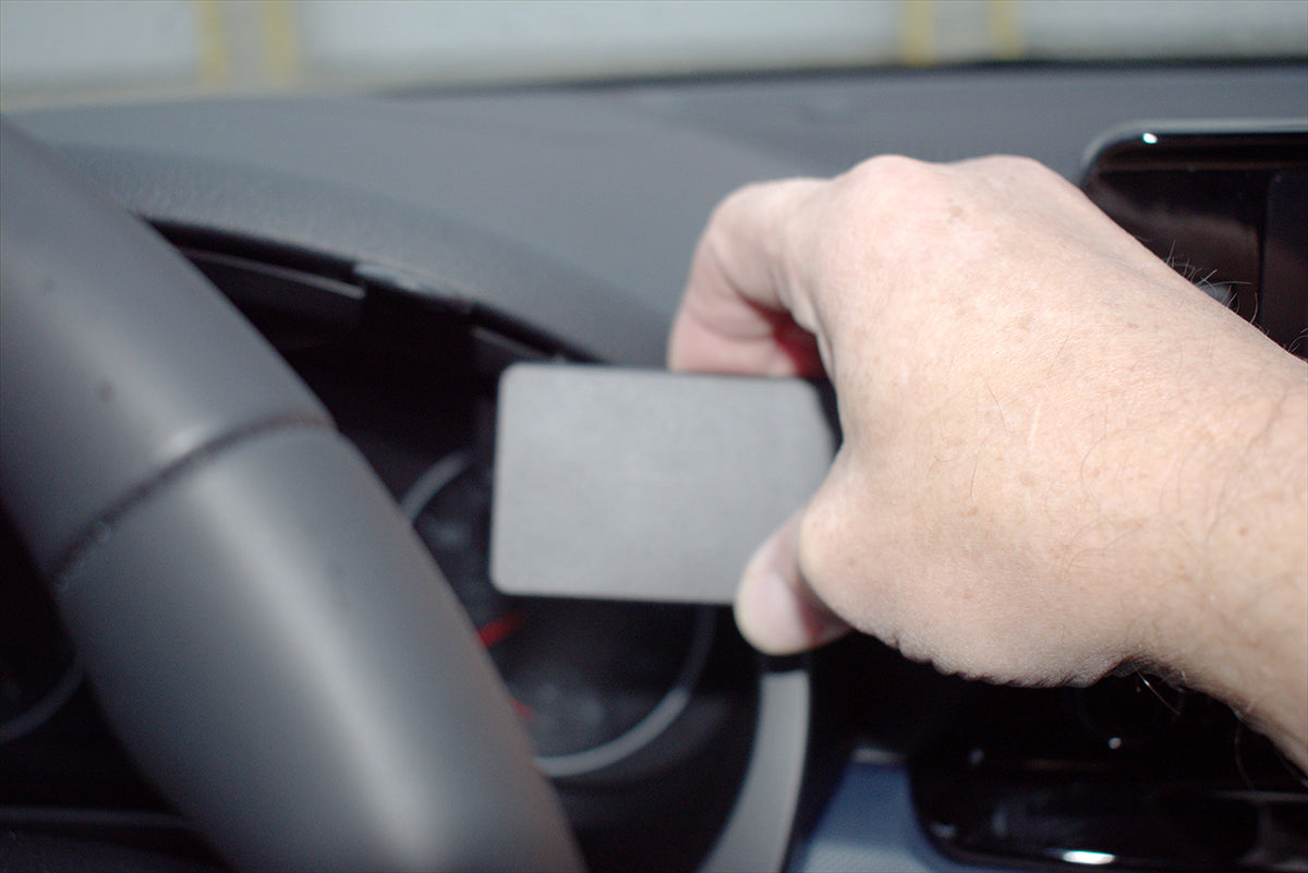 Brodit ProClip 855629 voor Kia Seltos 2020-2023 - detail van dashboardmontage
