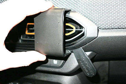Brodit ProClip 855668 voor Dacia Sandero 2021-2025 en Dacia Jogger 2022-2025 - ProClip geplaatst in het voertuig