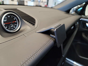 Brodit ProClip 855685 voor Porsche Macan 2021-2024 - detail van dashboardmontage