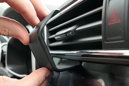 Brodit ProClip 855690 voor MG ZS 2020-2026 - montagepositie op dashboard