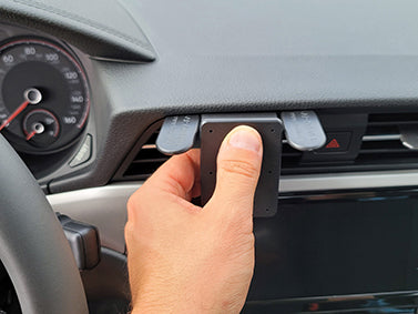 Brodit ProClip 855712 voor Volkswagen Passat 2020-2023 - ProClip geplaatst in het voertuig