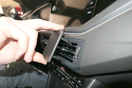 Brodit ProClip 855733 voor Volkswagen Taigo 2022-2026 - montagepositie op dashboard
