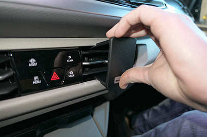 Brodit ProClip 855736 voor Volkswagen Multivan T7 2022-2026 - ProClip geplaatst in het voertuig