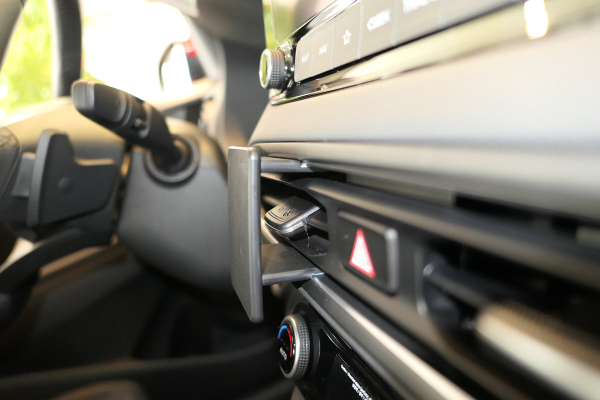 Brodit ProClip 855745 voor Hyundai Kona Electric 2022-2023 - productfoto zwarte ABS montagebasis