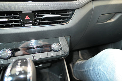 Brodit ProClip 855760 voor Skoda Fabia 2022-2026 - montagepositie op dashboard