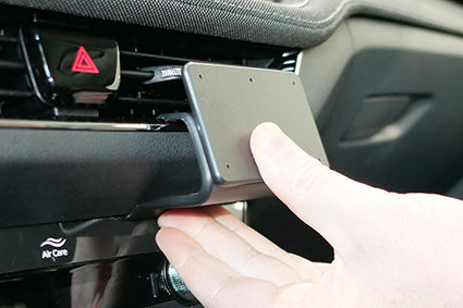 Brodit ProClip 855760 voor Skoda Fabia 2022-2026 - detail van dashboardmontage