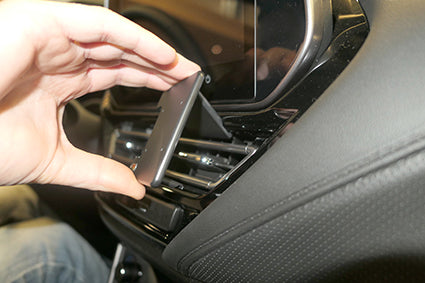 Brodit ProClip 855761 voor Suzuki S-Cross 2022-2026 - montagepositie op dashboard
