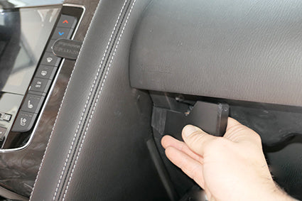 Brodit ProClip 855775 voor Nissan Patrol 2022-2024 - montagepositie op dashboard