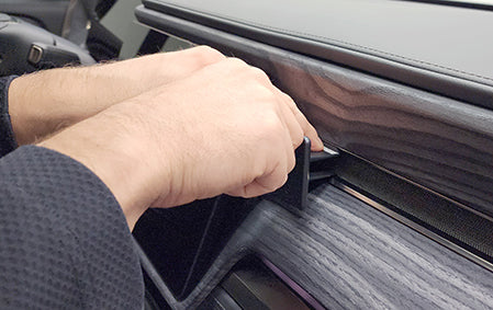 Brodit ProClip 855822 voor Rivian R1T 2022-2026 - ProClip geplaatst in het voertuig