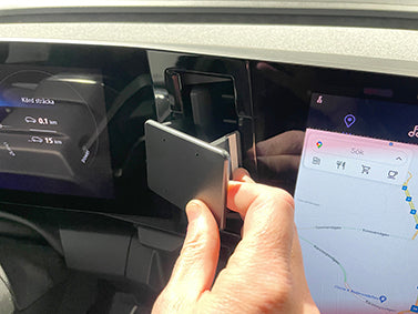Brodit ProClip 855827 voor Renault Scénic E-TECH 2025-2026, Renault Mégane E-TECH 2022-2026 en Renault Austral 2022-2026 - montagepositie op dashboard