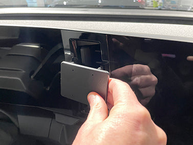 Brodit ProClip 855827 voor Renault Scénic E-TECH 2025-2026, Renault Mégane E-TECH 2022-2026 en Renault Austral 2022-2026 - ProClip geplaatst in het voertuig