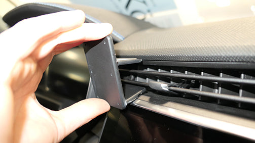 Brodit ProClip 855857 voor Lynk & Co 01 2020-2024 - montagepositie op dashboard