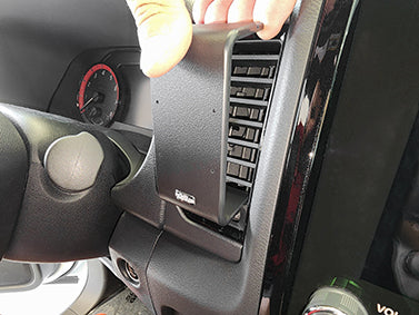 Brodit ProClip 855869 voor Nissan Frontier 2022-2024 - montagepositie op dashboard