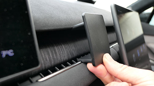 Brodit ProClip 855871 voor NIO EL7 2023-2026 - detail van dashboardmontage