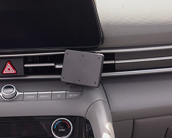 Brodit ProClip 855874 voor Hyundai Elantra 2023-2026 - detail van dashboardmontage