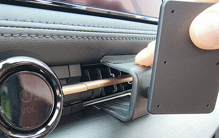 Brodit ProClip 855892 voor Nissan Ariya 2023-2026 - ProClip geplaatst in het voertuig