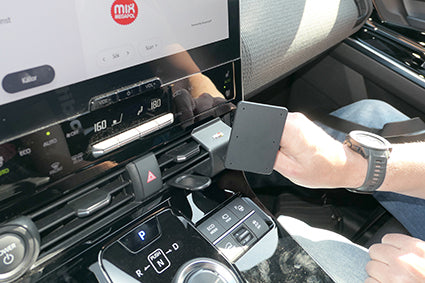 Brodit ProClip 855893 voor Toyota bZ4X 2023-2025 - ProClip geplaatst in het voertuig