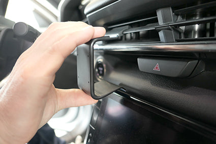 Brodit ProClip 855950 voor Mazda MX-30 2021-2026 - montagepositie op dashboard