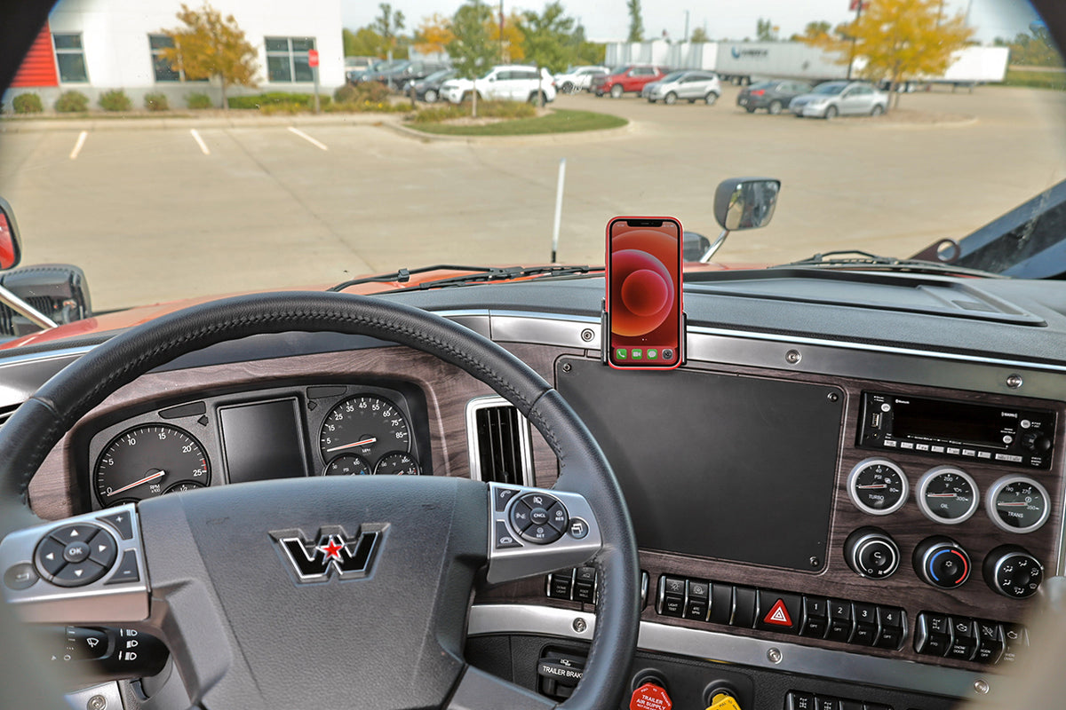 Brodit ProClip 855954 voor Western Star 57X 2023-2026, Western Star 49X 2023-2026 en Western Star 47X 2023-2026 - montagefoto 7