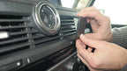 Brodit ProClip 855956 voor Ineos Grenadier 2022-2026 - montagepositie op dashboard