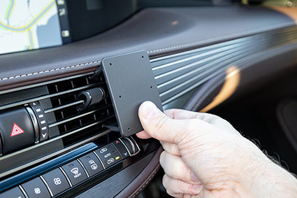 Brodit ProClip 855997 voor Lexus LS Series 2018-2026 - ProClip geplaatst in het voertuig