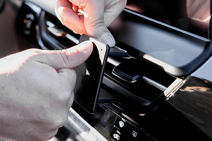 Brodit ProClip 856000 voor Kia Seltos 2024-2026 - detail van dashboardmontage
