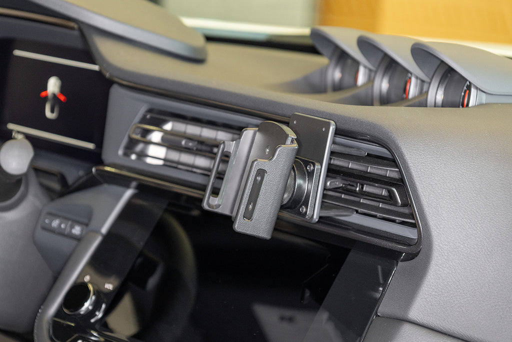 Brodit ProClip 856005 voor Nissan Z 2023-2026 - montagefoto 7