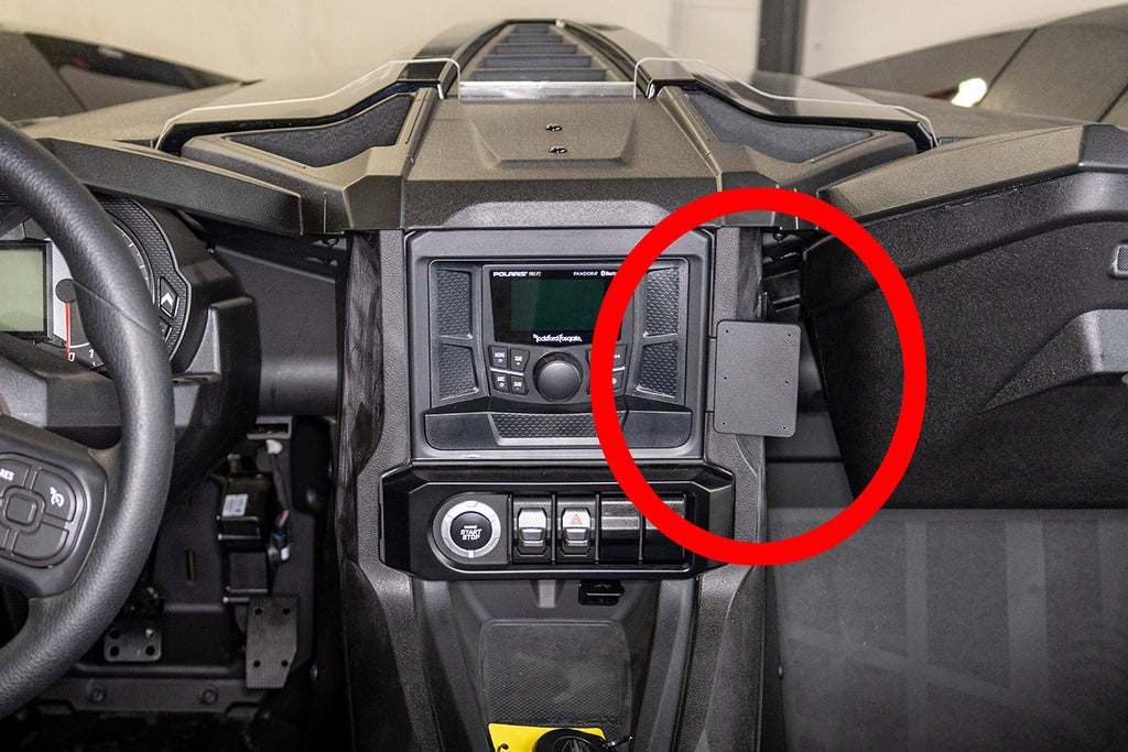 Brodit ProClip 856006 voor Polaris Slingshot 2021-2026 - montagefoto 7