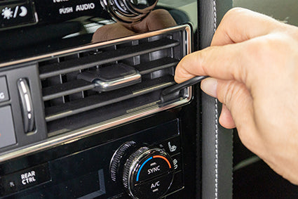Brodit ProClip 856014 voor Infiniti QX80 2022-2024 - montagepositie op dashboard