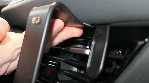 Brodit ProClip 856027 voor Volkswagen Passat 2024-2026 - ProClip geplaatst in het voertuig