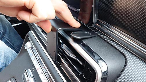 Brodit ProClip 856043 voor Mercedes Benz V-Class 2025-2026 - detail van dashboardmontage