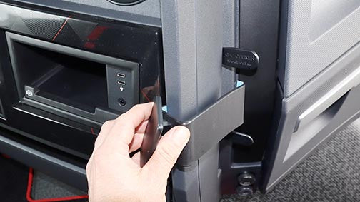 Brodit ProClip 856108 voor Renault T 2013-2026, Renault K 2013-2026 en Renault C 2013-2026 - ProClip geplaatst in het voertuig
