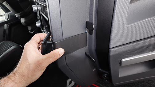 Brodit ProClip 856108 voor Renault T 2013-2026, Renault K 2013-2026 en Renault C 2013-2026 - detail van dashboardmontage