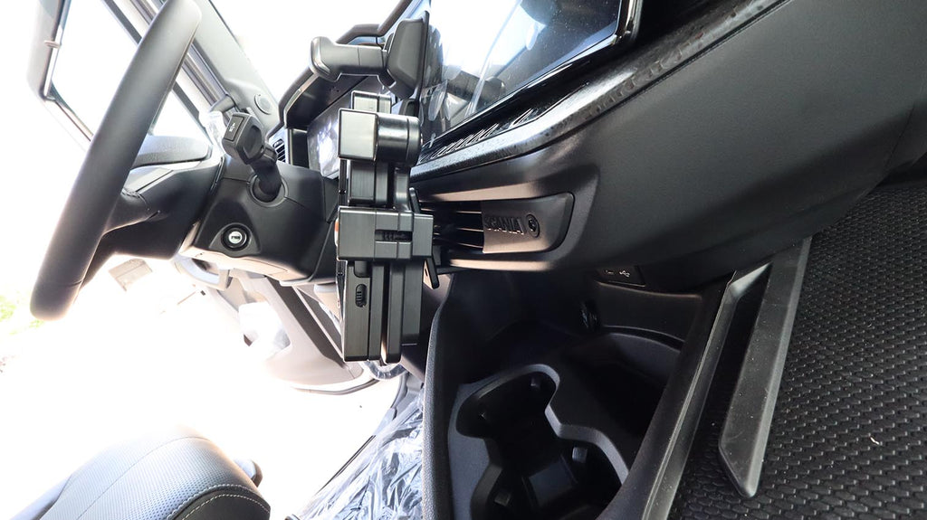 Brodit ProClip 856110 voor Scania S-series 2025-2026, Scania R-series 2025-2026 e.a. - montagefoto 12