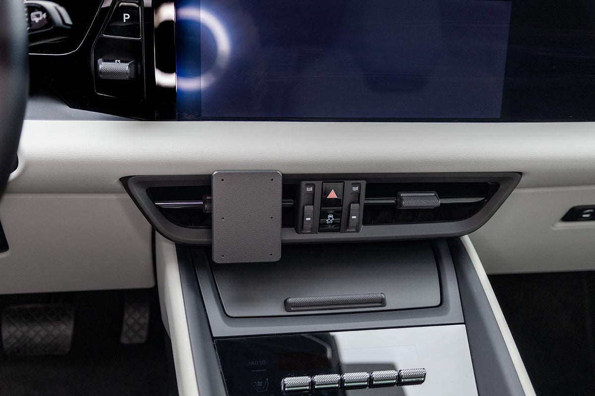 Brodit ProClip 856136 voor Porsche Macan Electric 2025-2026 - montagefoto 9