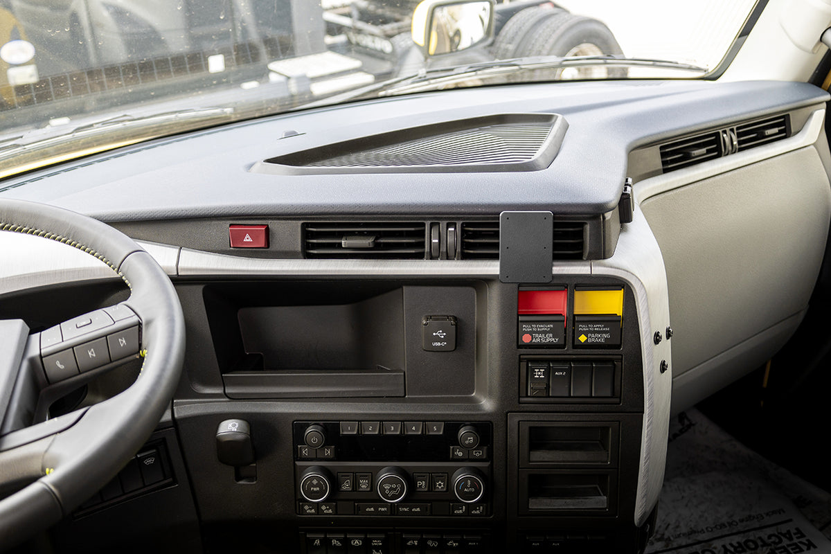 Brodit ProClip 856155 voor Volvo VNL series 2025-2026 - detail van dashboardmontage