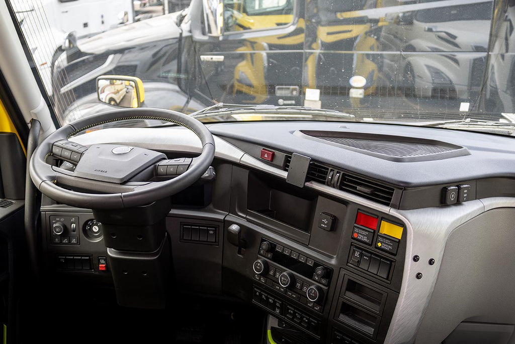 Brodit ProClip 856155 voor Volvo VNL series 2025-2026 - montagefoto 6