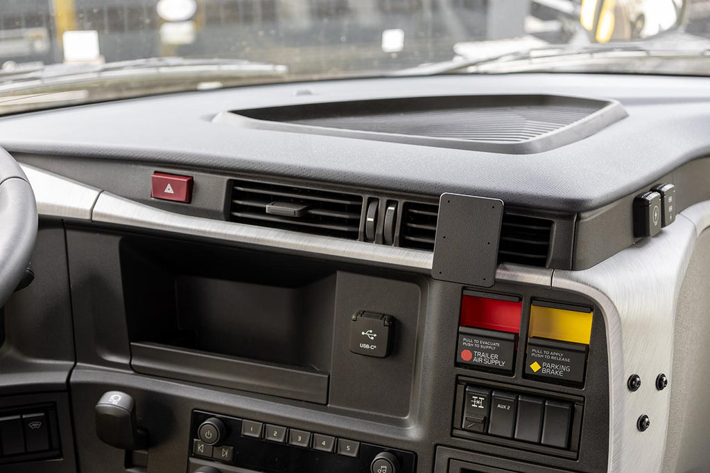 Brodit ProClip 856155 voor Volvo VNL series 2025-2026 - montagefoto 7