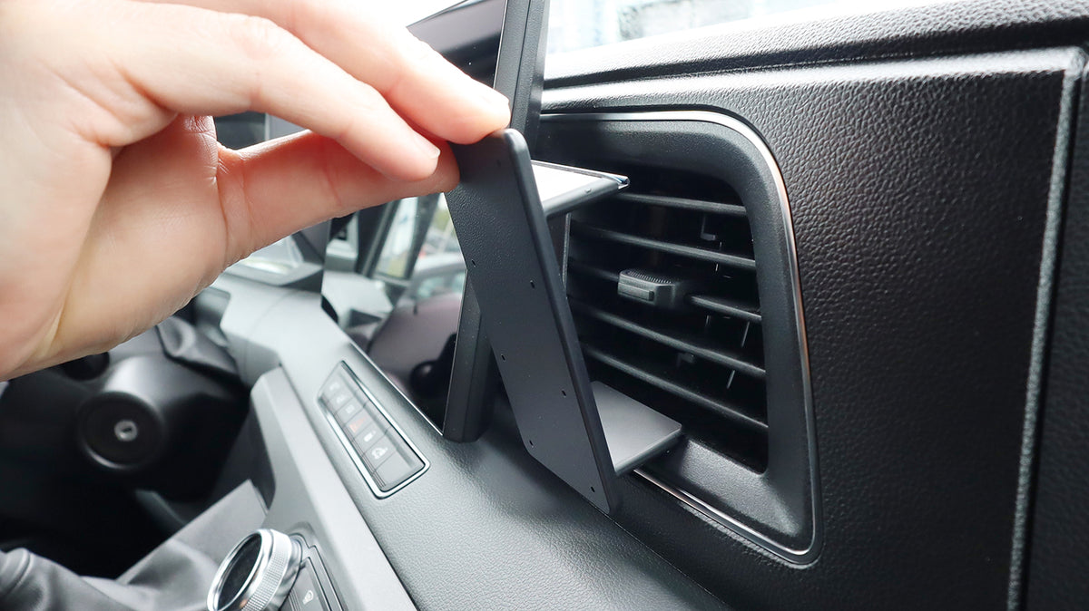 Brodit ProClip 856179 voor Renault Master 2025-2026 - montagepositie op dashboard