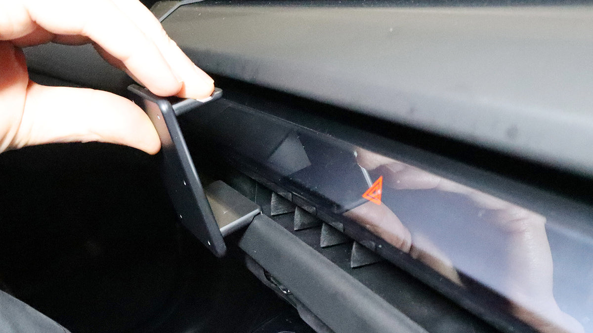 Brodit ProClip 856181 voor BMW X3 2025-2026 - montagepositie op dashboard