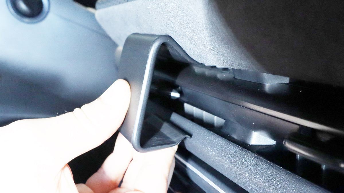 Brodit ProClip 856192 voor Audi Q5 2025-2026 - montagepositie op dashboard