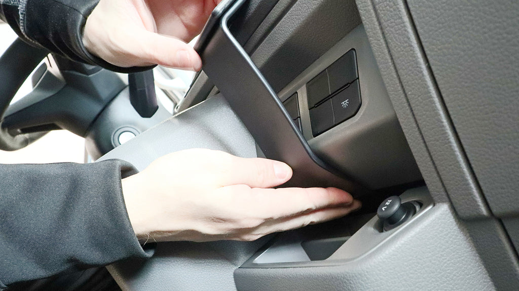 Brodit ProClip 856196 voor MAN TGE 2025-2026 en Volkswagen Crafter 2025-2026 - ProClip geplaatst in het voertuig