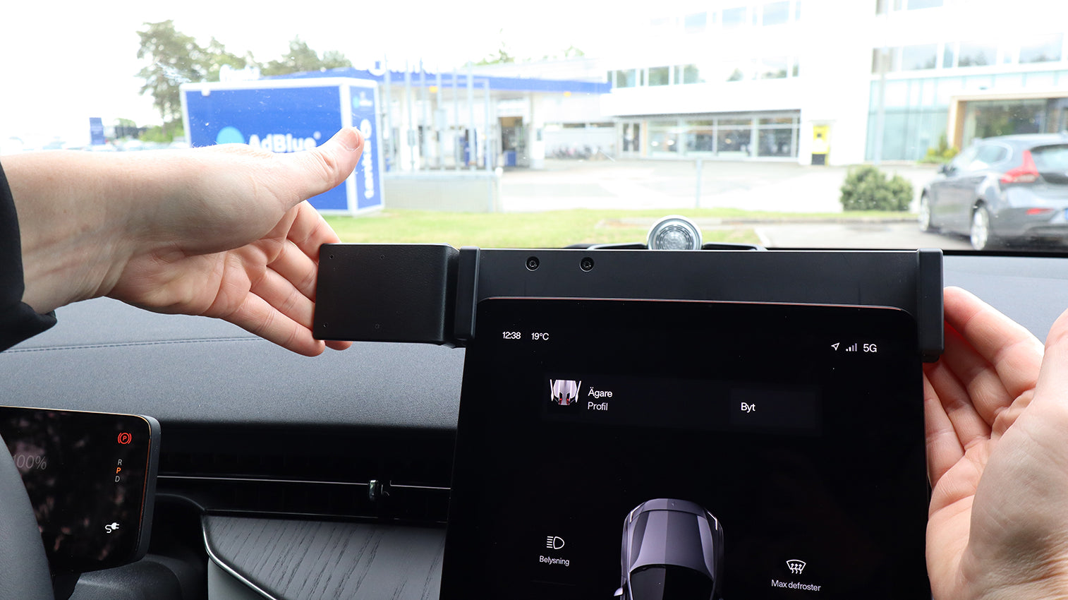 Brodit ProClip 856219 voor Polestar 3 2024-2026 - ProClip geplaatst in het voertuig